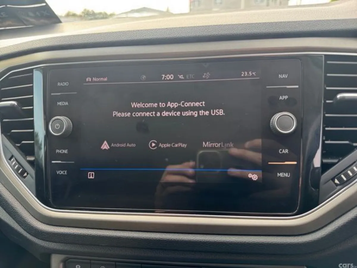 Volkswagen T-Roc Estate, Petrol, 2022, White