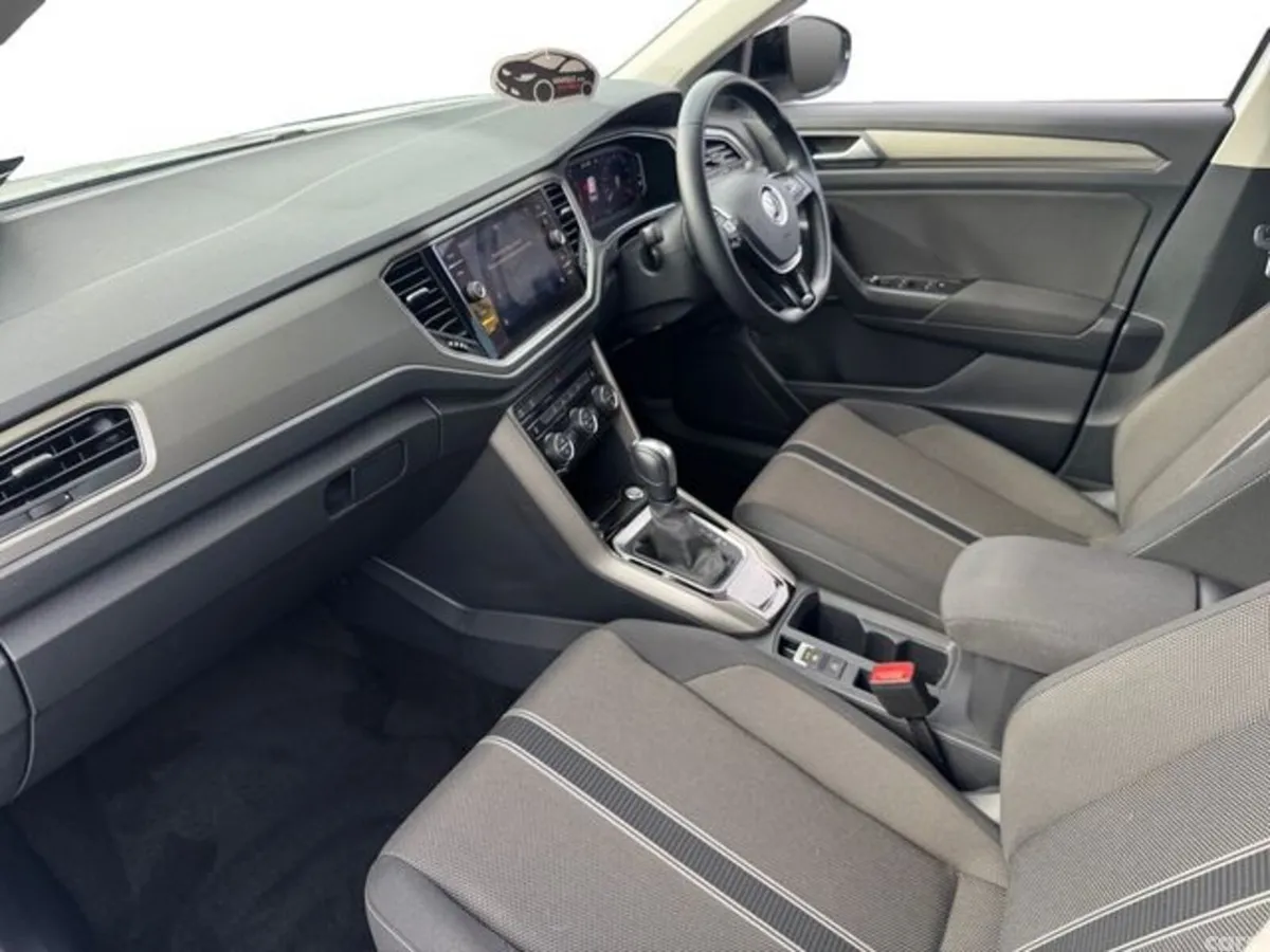 Volkswagen T-Roc Estate, Petrol, 2022, White