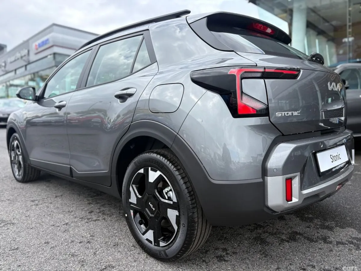 Kia Stonic Hatchback, Petrol, 2027, Grey