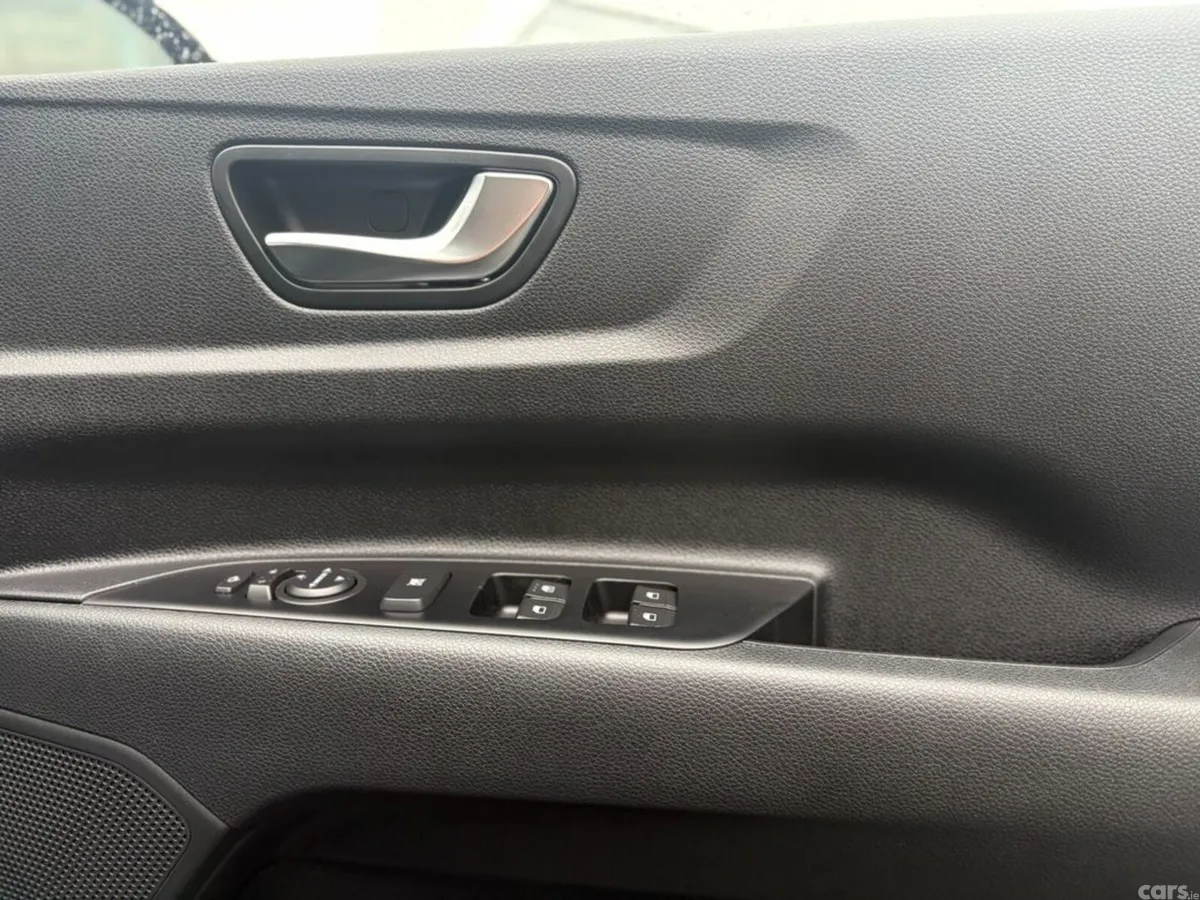Kia Stonic Hatchback, Petrol, 2027, Silver