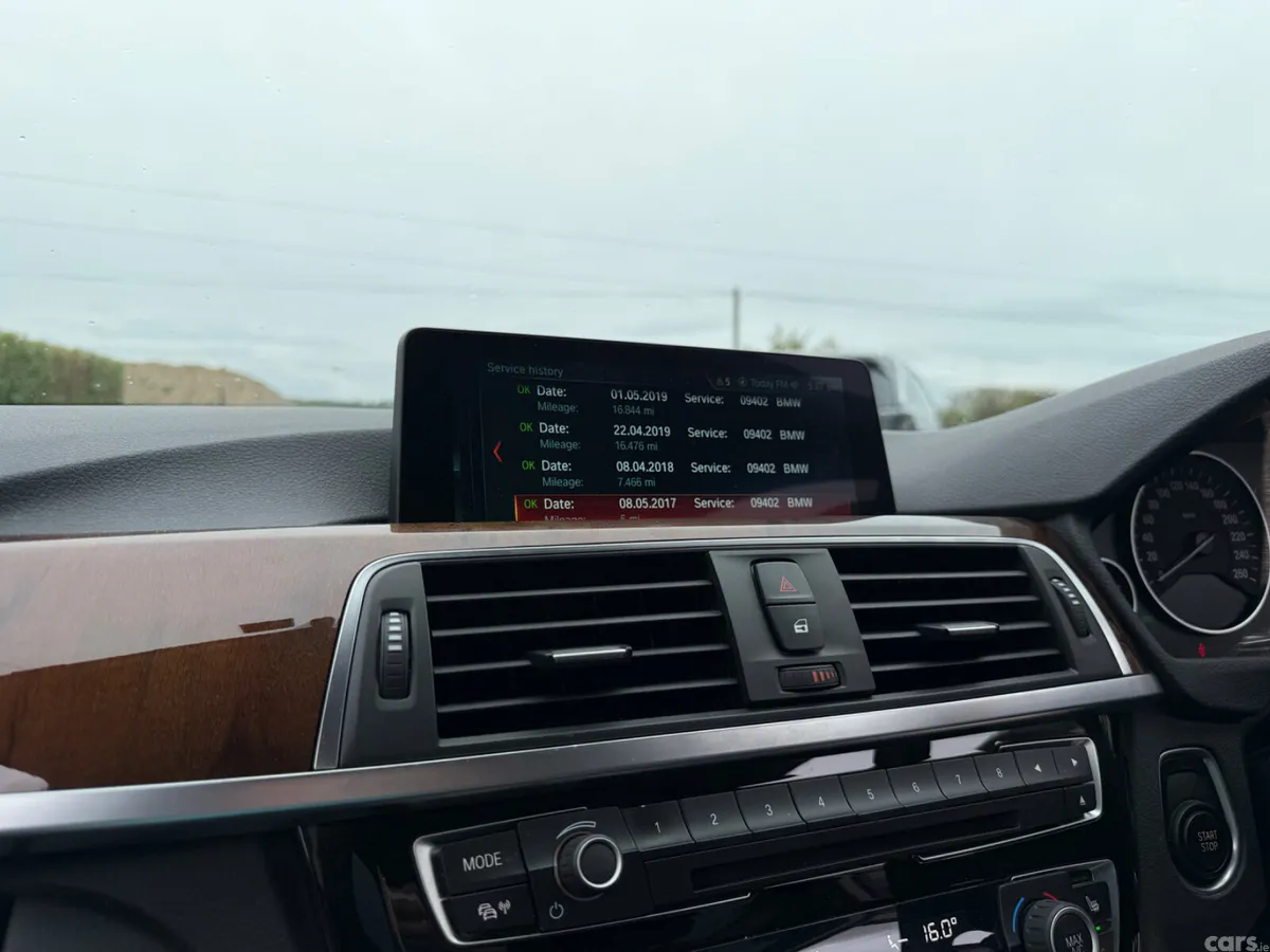 BMW 3-Series Saloon, Petrol Plug-in Hybrid, 2017, White