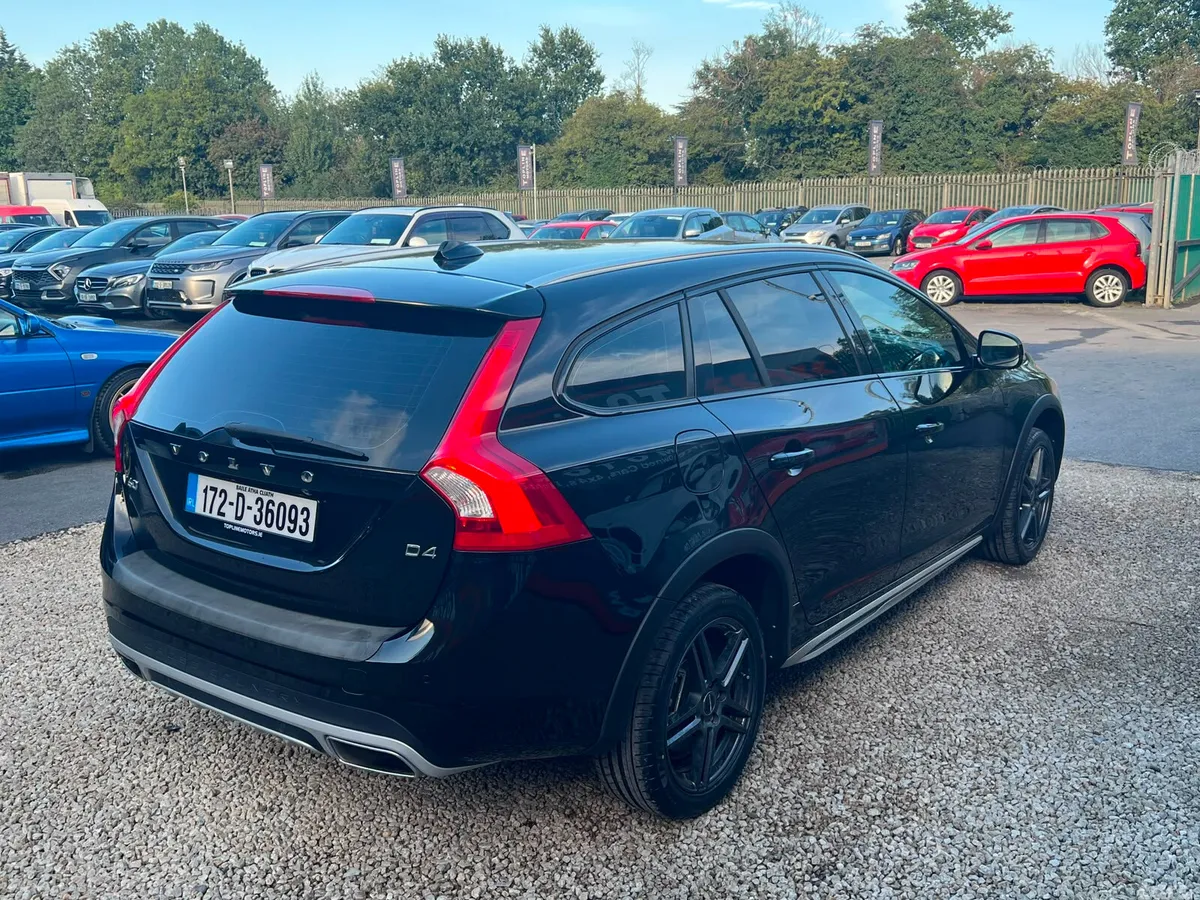 Volvo V60 Hatchback, Diesel, 2017, Black