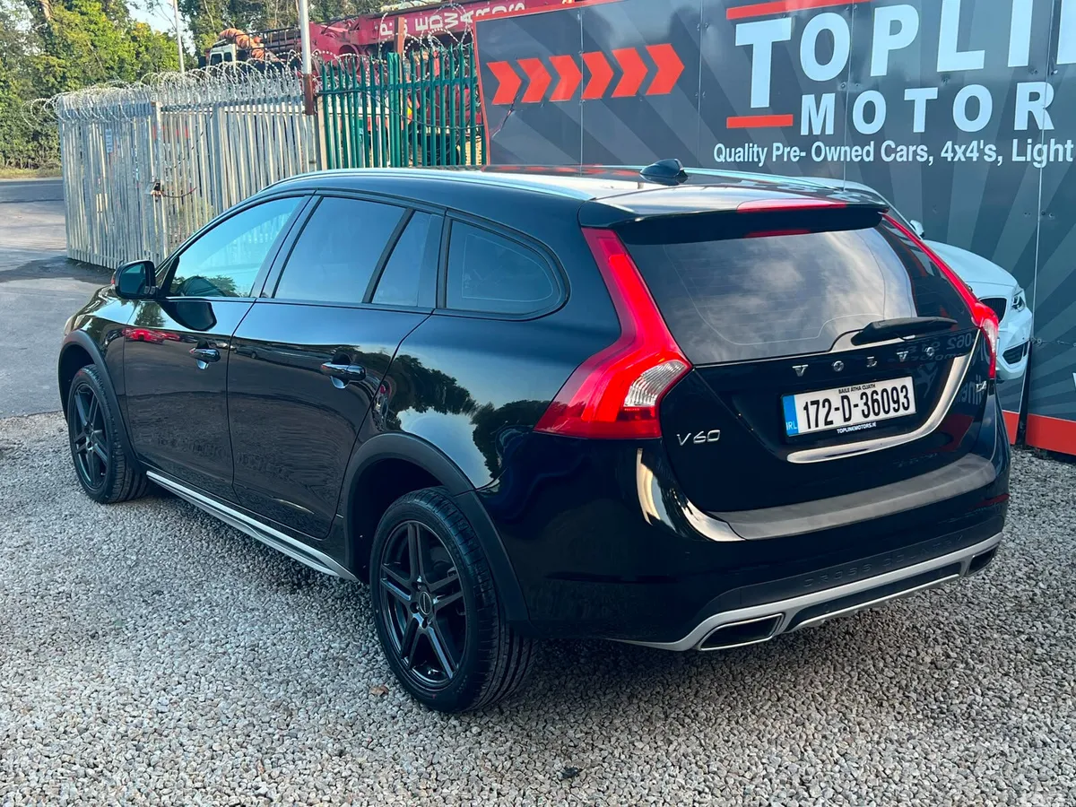 Volvo V60 Hatchback, Diesel, 2017, Black