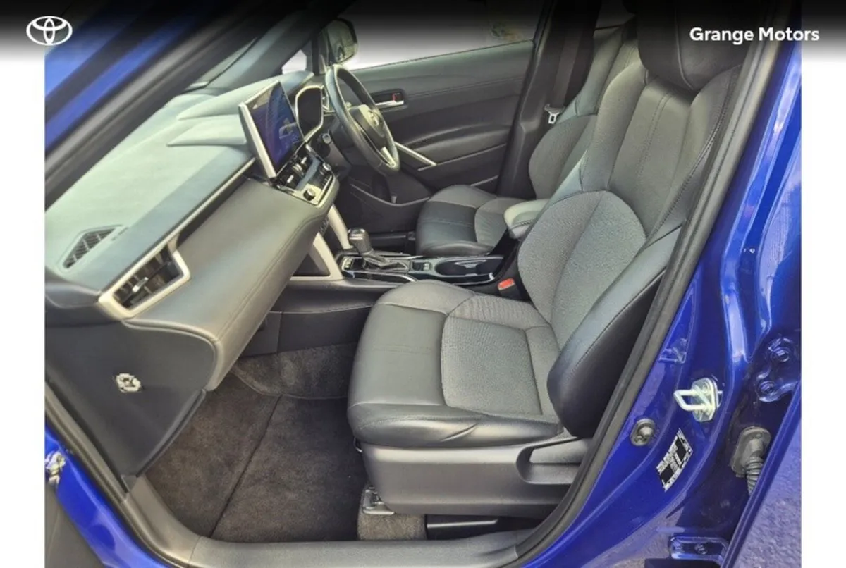 Toyota Corolla Cross Hatchback, Petrol Hybrid, 2024, Blue