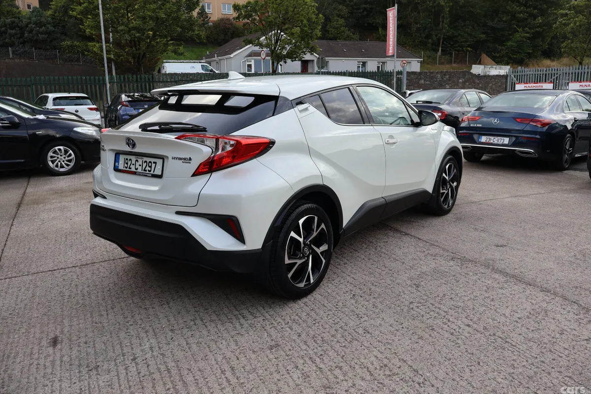 Toyota C-HR Hatchback, Petrol Hybrid, 2019, White