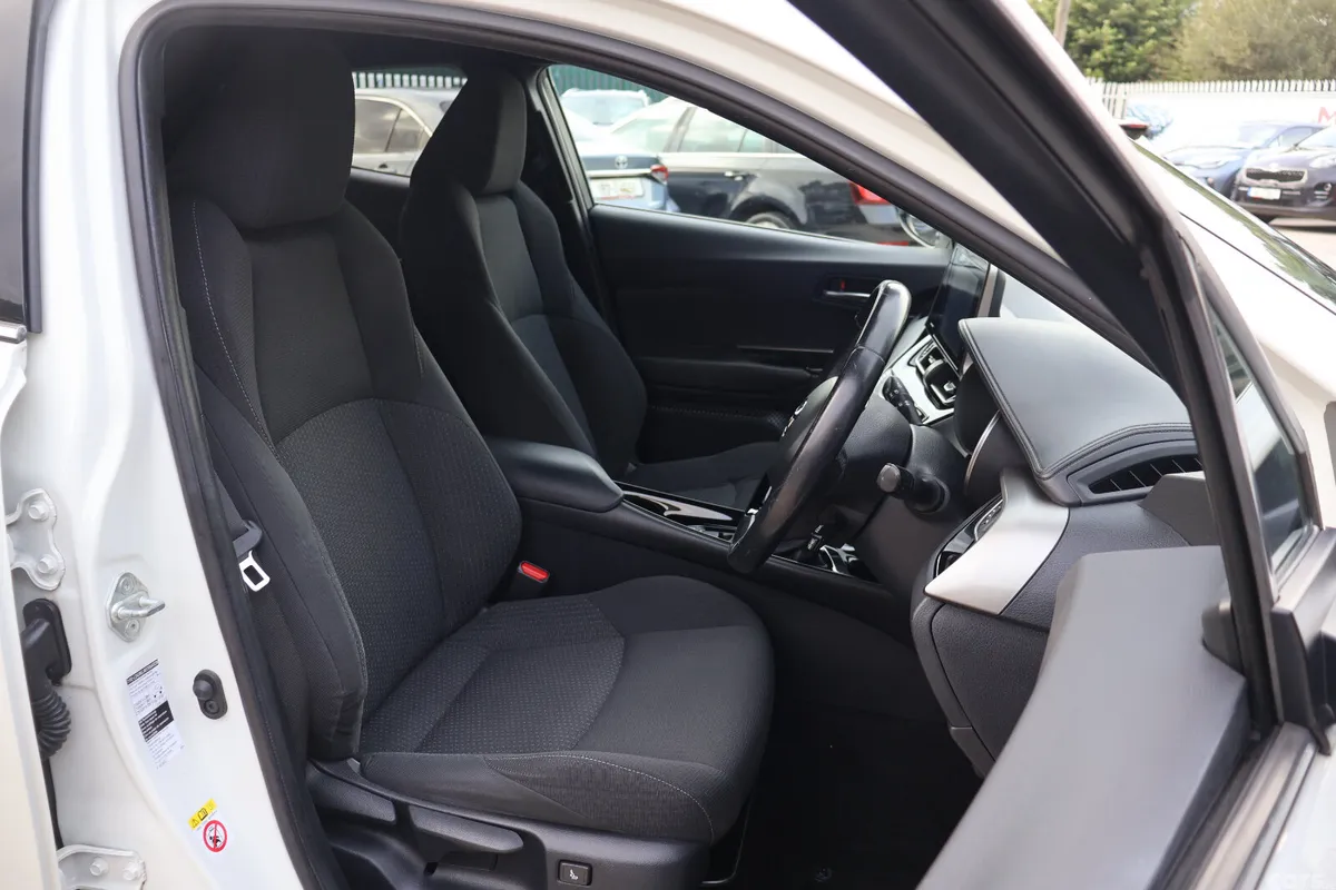 Toyota C-HR Hatchback, Petrol Hybrid, 2019, White