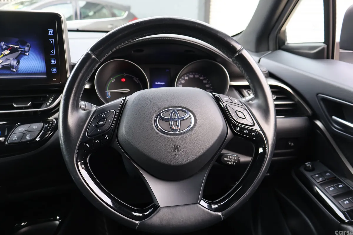 Toyota C-HR Hatchback, Petrol Hybrid, 2019, White