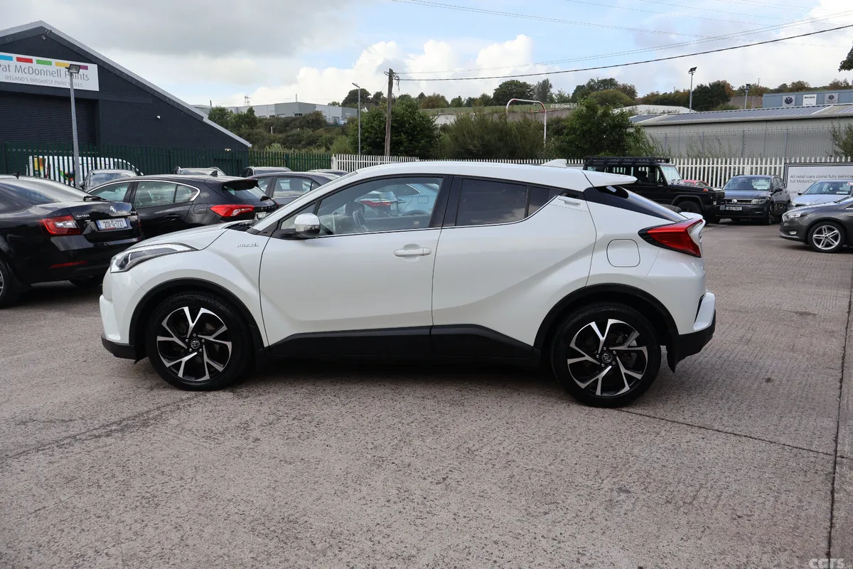 Toyota C-HR Hatchback, Petrol Hybrid, 2019, White