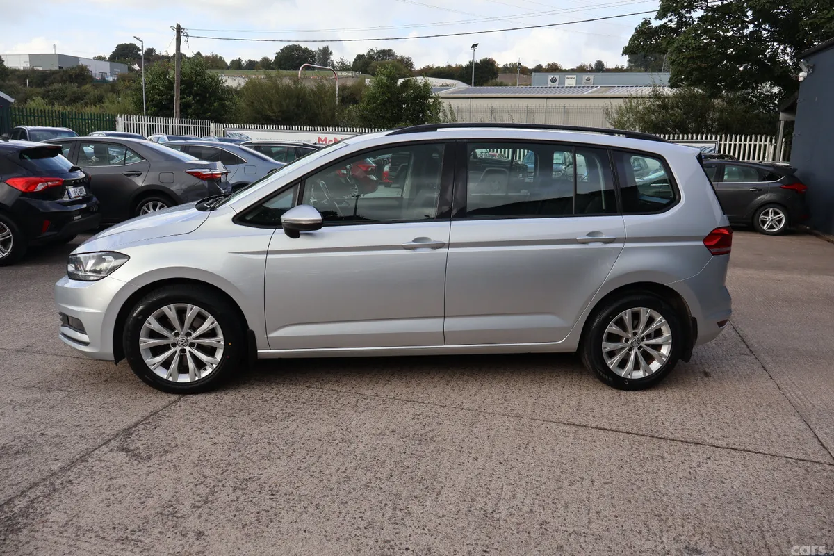 Volkswagen Touran MPV, Diesel, 2018, Grey