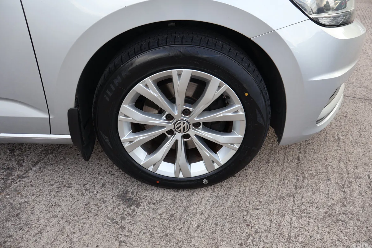 Volkswagen Touran MPV, Diesel, 2018, Grey