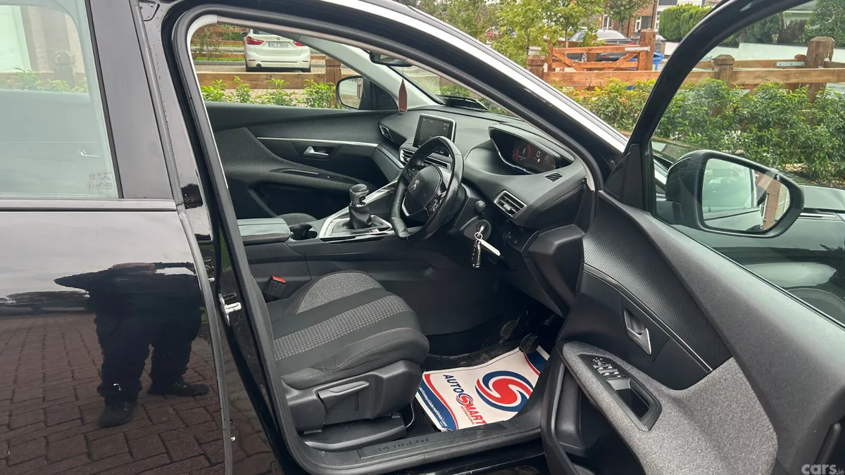 Peugeot 3008 Hatchback, Diesel, 2018, Black