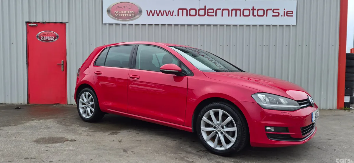 Volkswagen Golf Hatchback, Petrol, 2017, Red