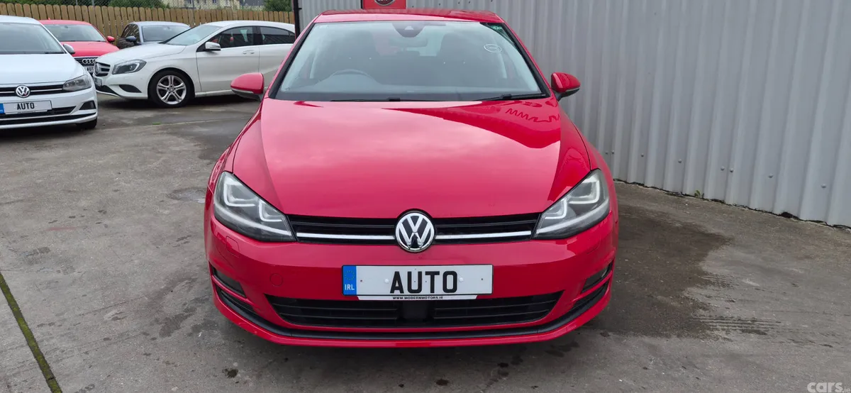 Volkswagen Golf Hatchback, Petrol, 2017, Red
