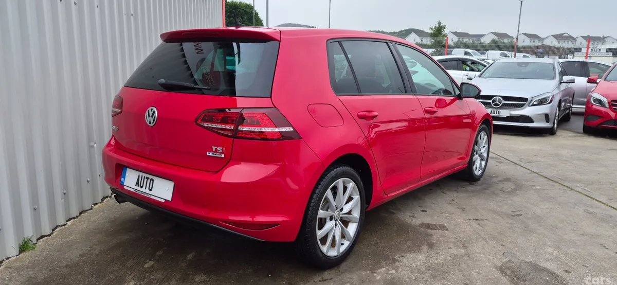 Volkswagen Golf Hatchback, Petrol, 2017, Red