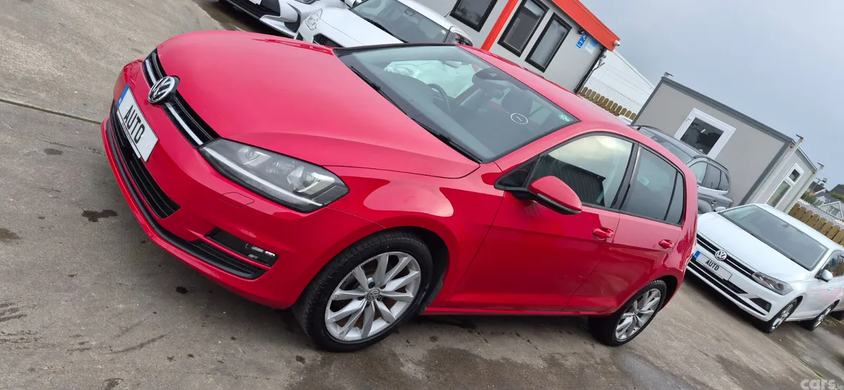 Volkswagen Golf Hatchback, Petrol, 2017, Red