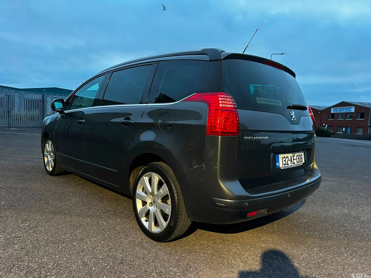 Peugeot 5008 MPV, Diesel, 2013, Grey