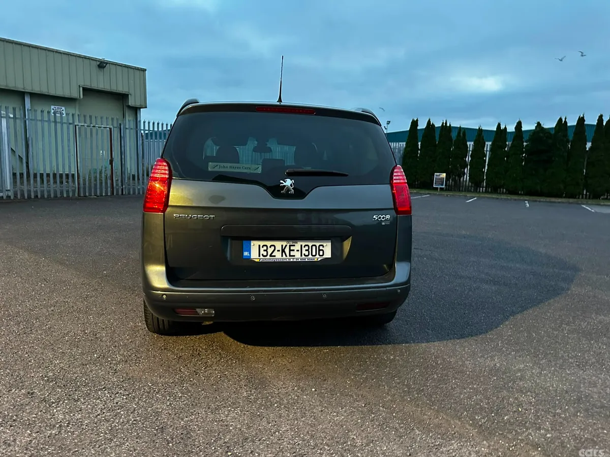 Peugeot 5008 MPV, Diesel, 2013, Grey