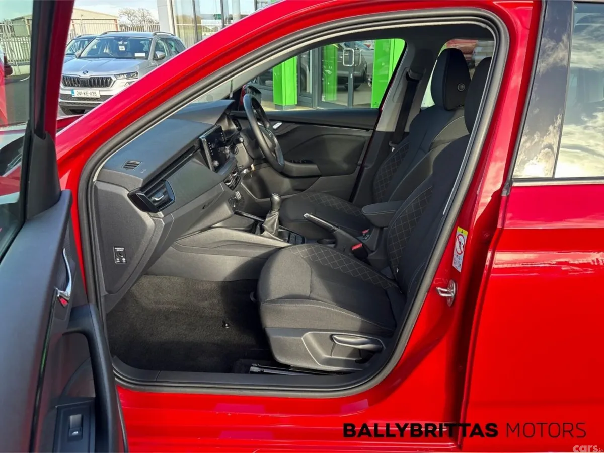 Skoda Kamiq Hatchback, Petrol, 2023, Red