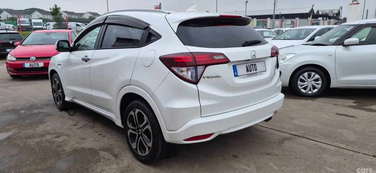 Honda Vezel Hatchback, Petrol Hybrid, 2017, White