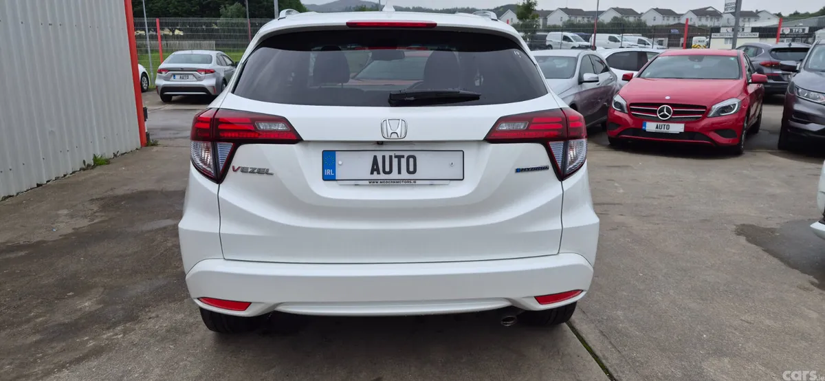 Honda Vezel Hatchback, Petrol Hybrid, 2017, White