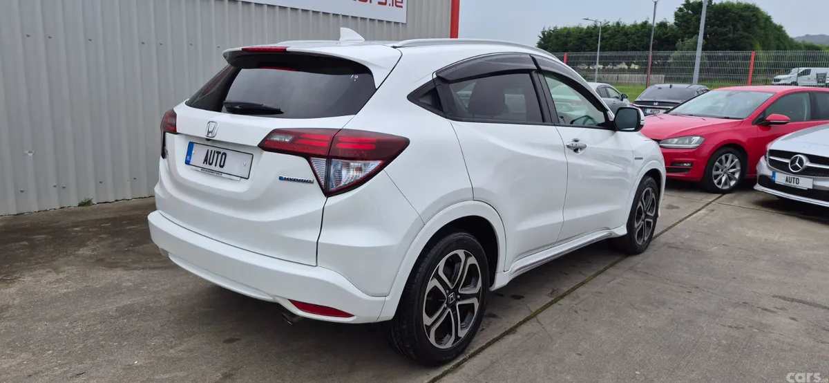 Honda Vezel Hatchback, Petrol Hybrid, 2017, White