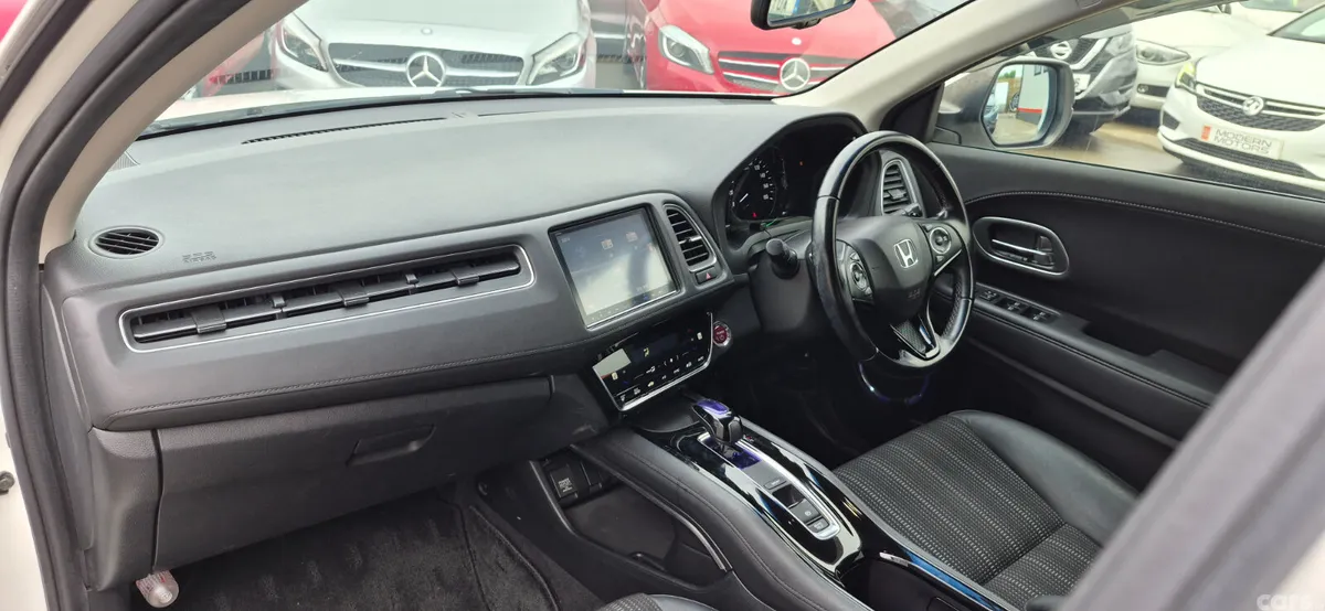 Honda Vezel Hatchback, Petrol Hybrid, 2017, White