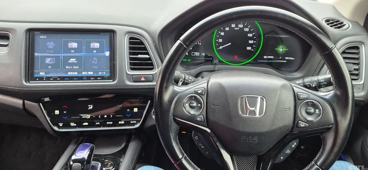 Honda Vezel Hatchback, Petrol Hybrid, 2017, White