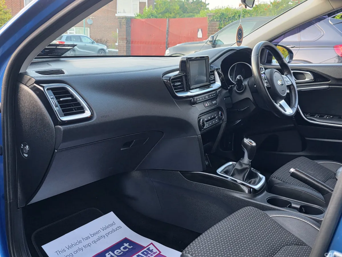 Kia Ceed Hatchback, Petrol, 2018, Blue
