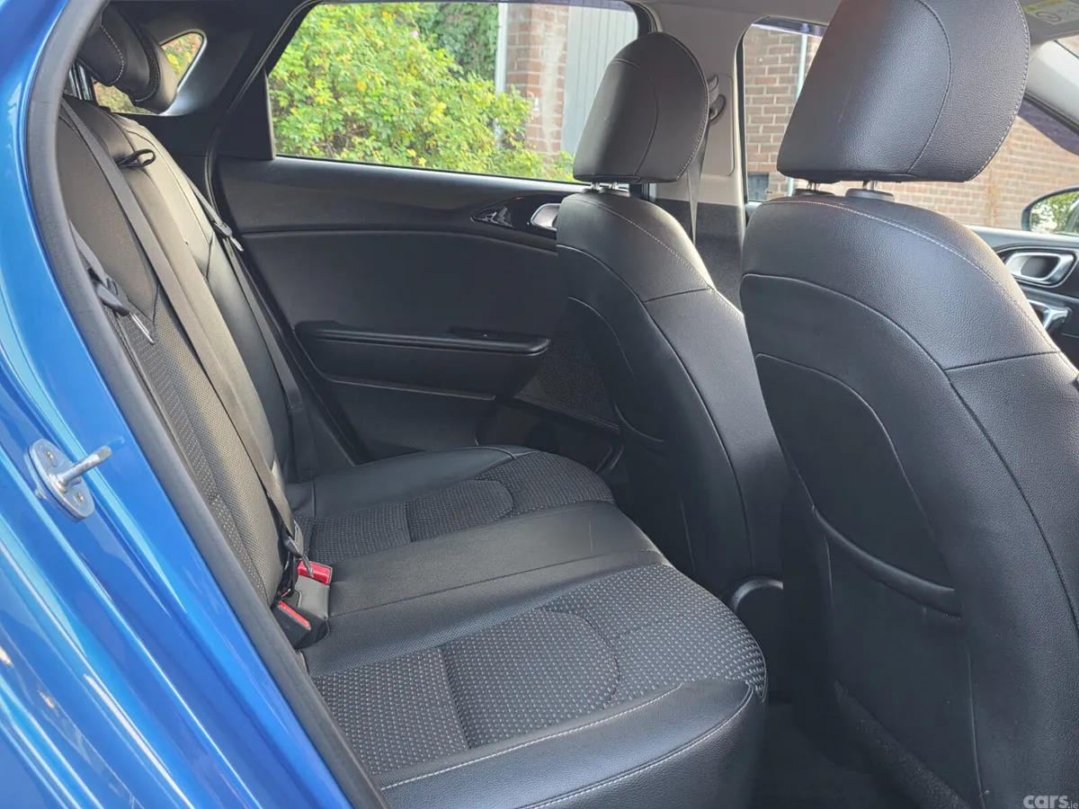 Kia Ceed Hatchback, Petrol, 2018, Blue