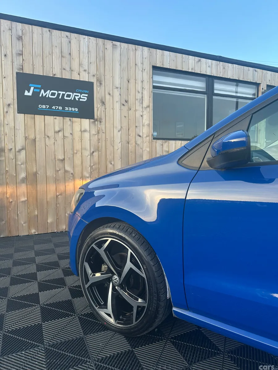 Volkswagen Polo Hatchback, Petrol, 2013, Blue