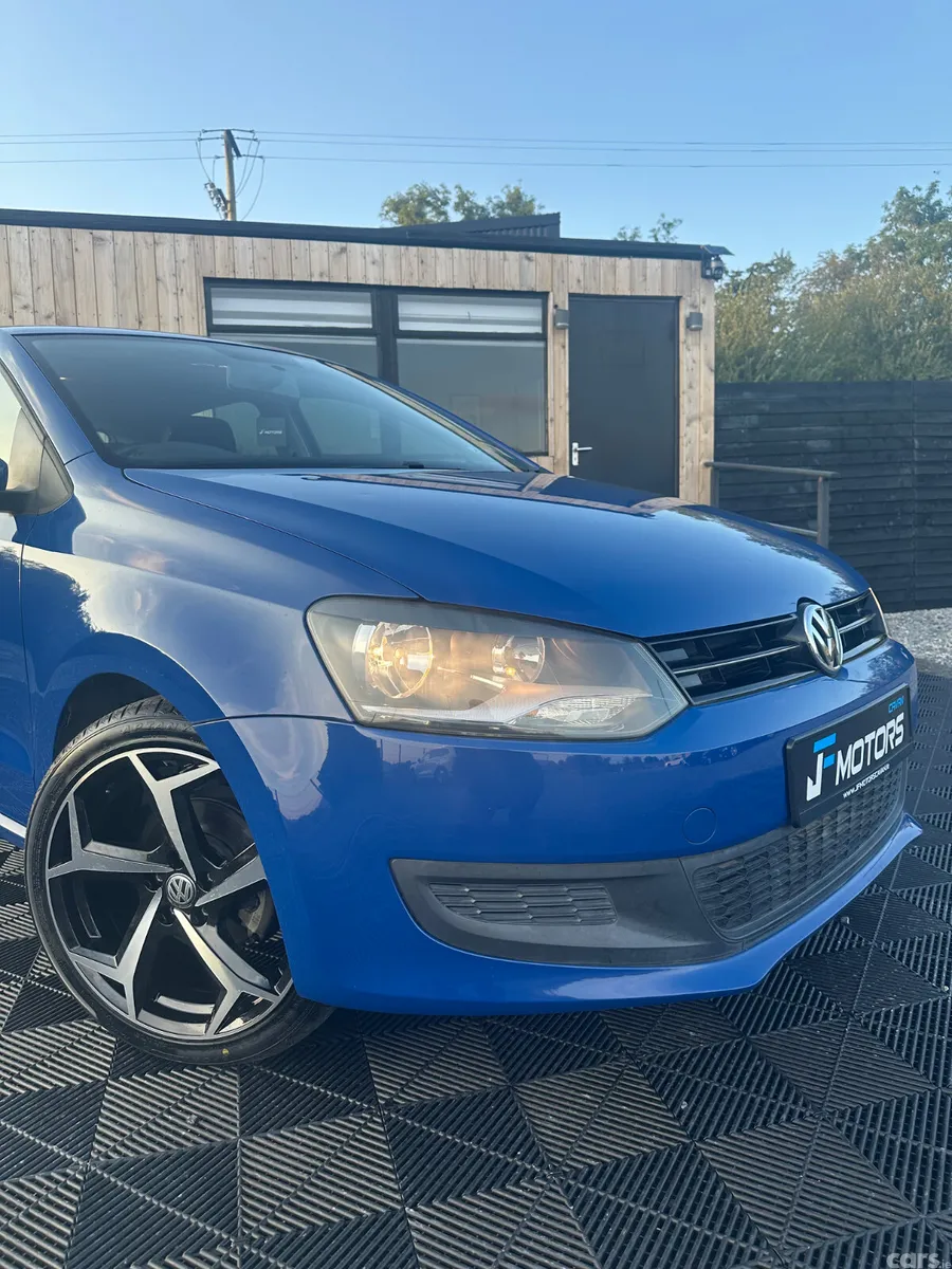 Volkswagen Polo Hatchback, Petrol, 2013, Blue