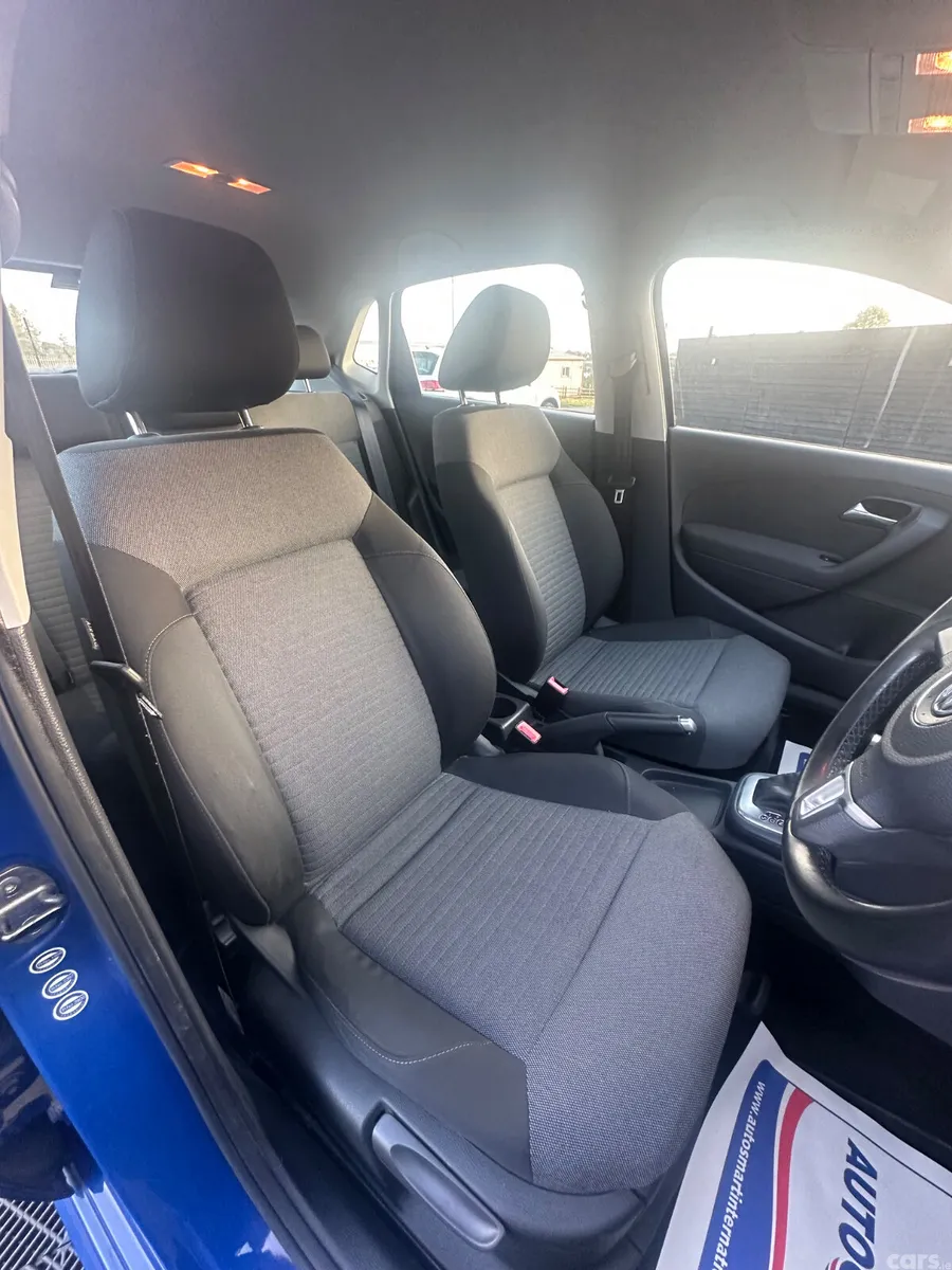 Volkswagen Polo Hatchback, Petrol, 2013, Blue