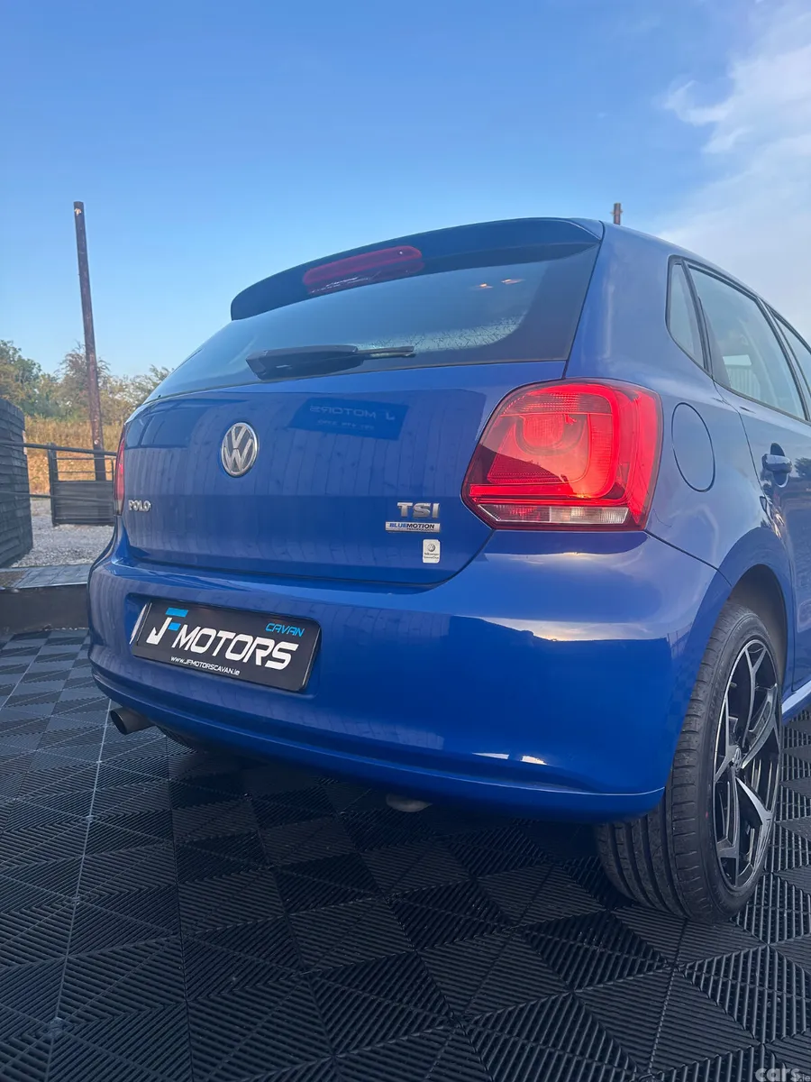 Volkswagen Polo Hatchback, Petrol, 2013, Blue
