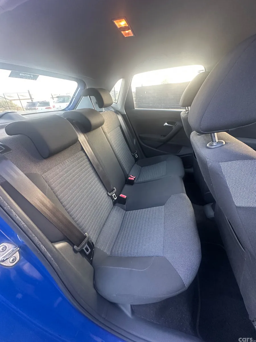 Volkswagen Polo Hatchback, Petrol, 2013, Blue