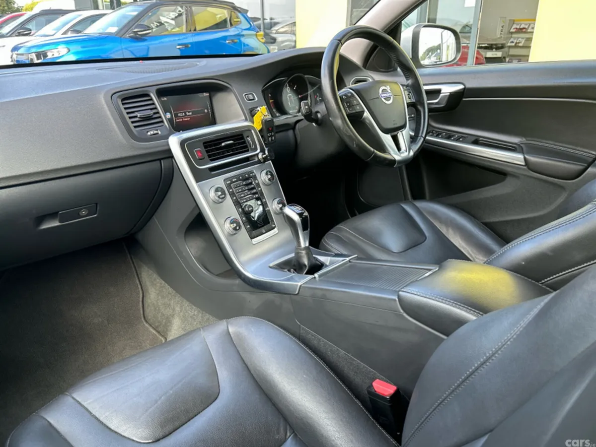 Volvo S60 Saloon, Diesel, 2019, Grey