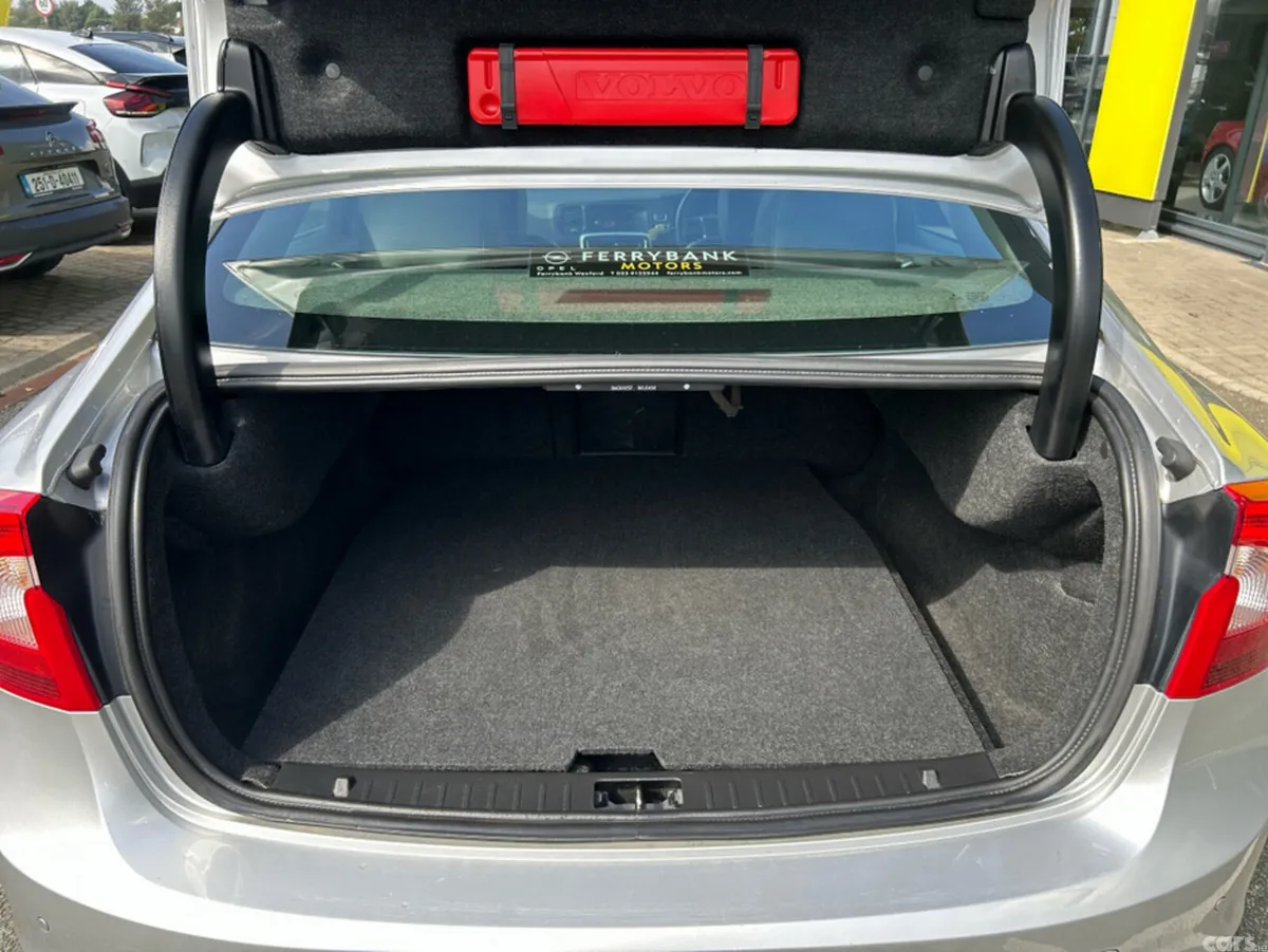 Volvo S60 Saloon, Diesel, 2019, Grey