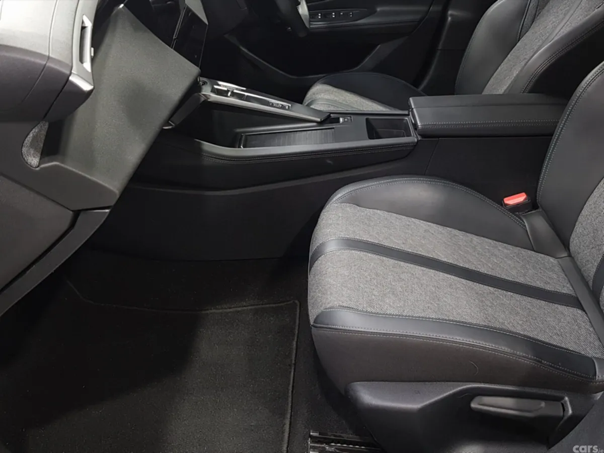 Peugeot 408 Hatchback, Petrol, 2023, Grey