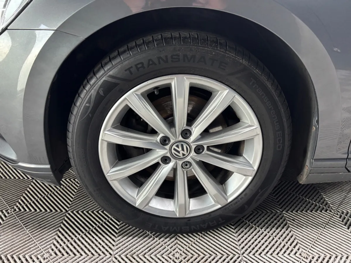 Volkswagen Passat Saloon, Diesel, 2017, Grey