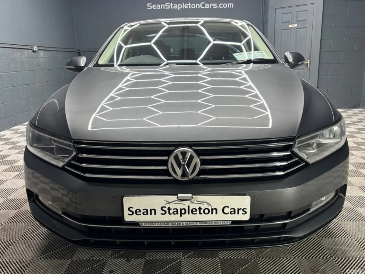 Volkswagen Passat Saloon, Diesel, 2017, Grey