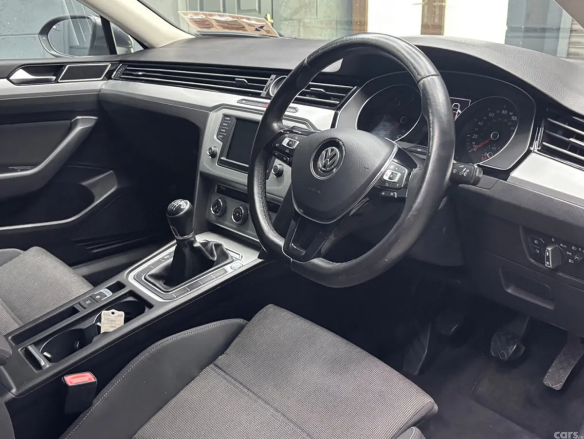 Volkswagen Passat Saloon, Diesel, 2017, Grey
