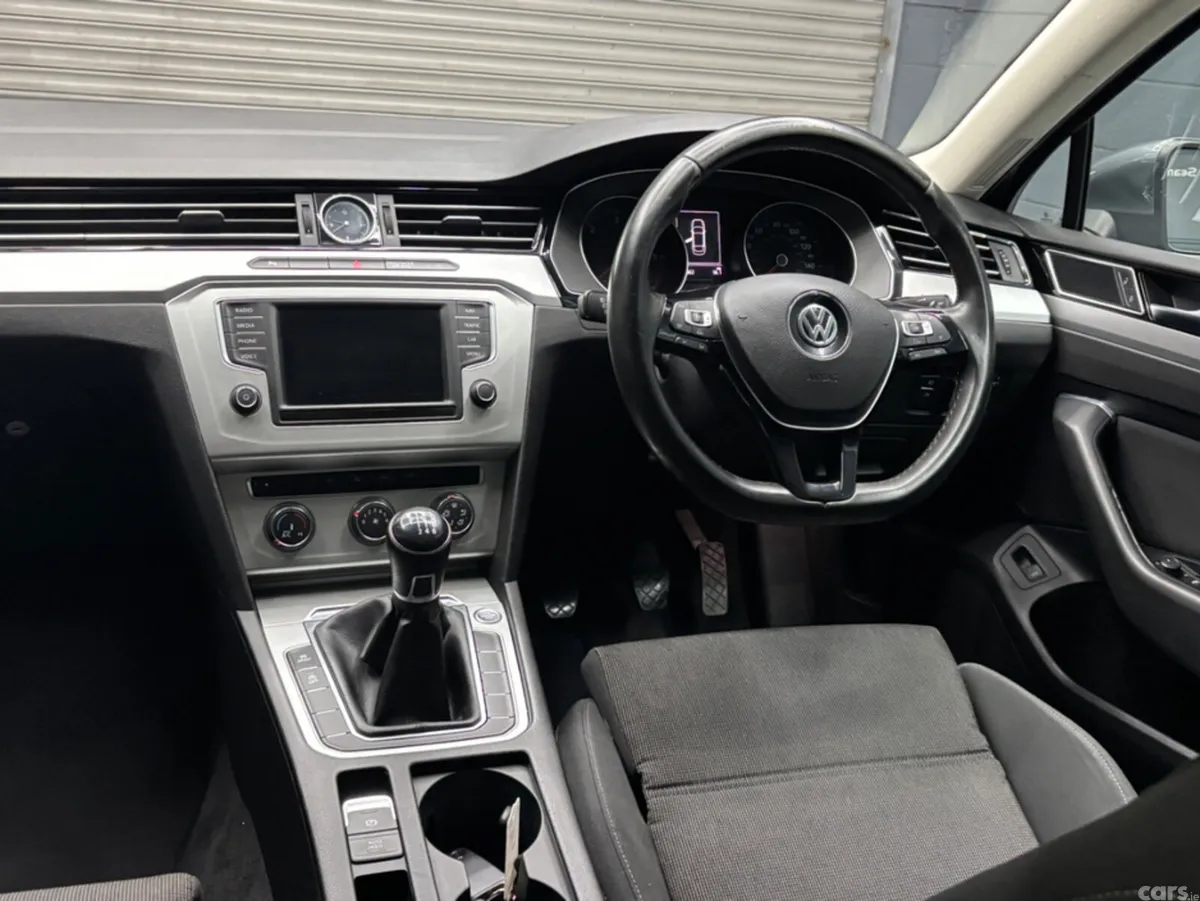 Volkswagen Passat Saloon, Diesel, 2017, Grey