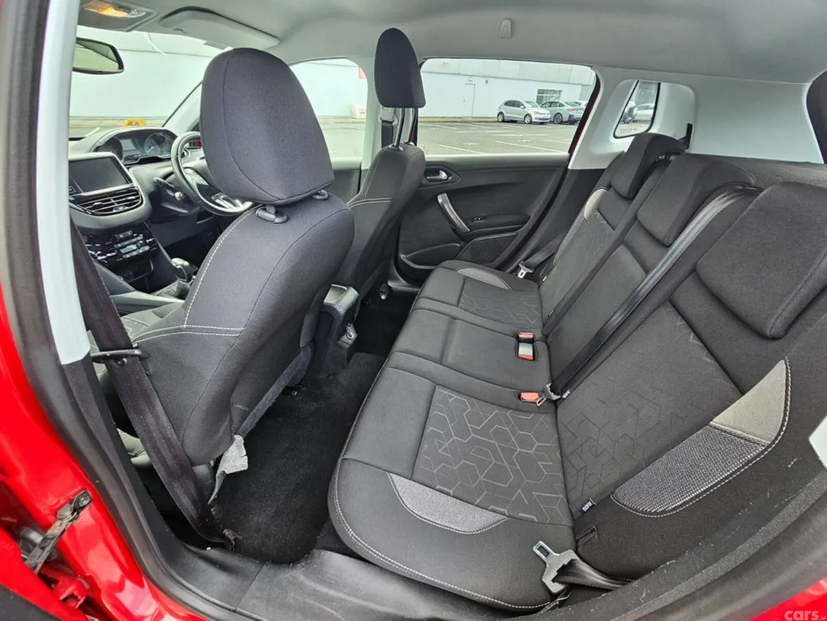Peugeot 2008 Estate, Petrol, 2018, Red