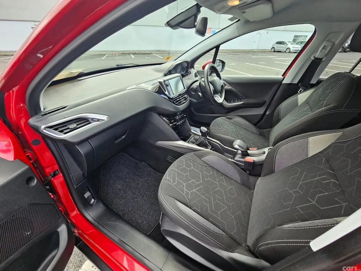 Peugeot 2008 Estate, Petrol, 2018, Red