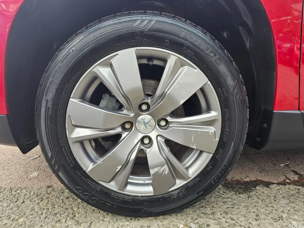 Peugeot 2008 Estate, Petrol, 2018, Red