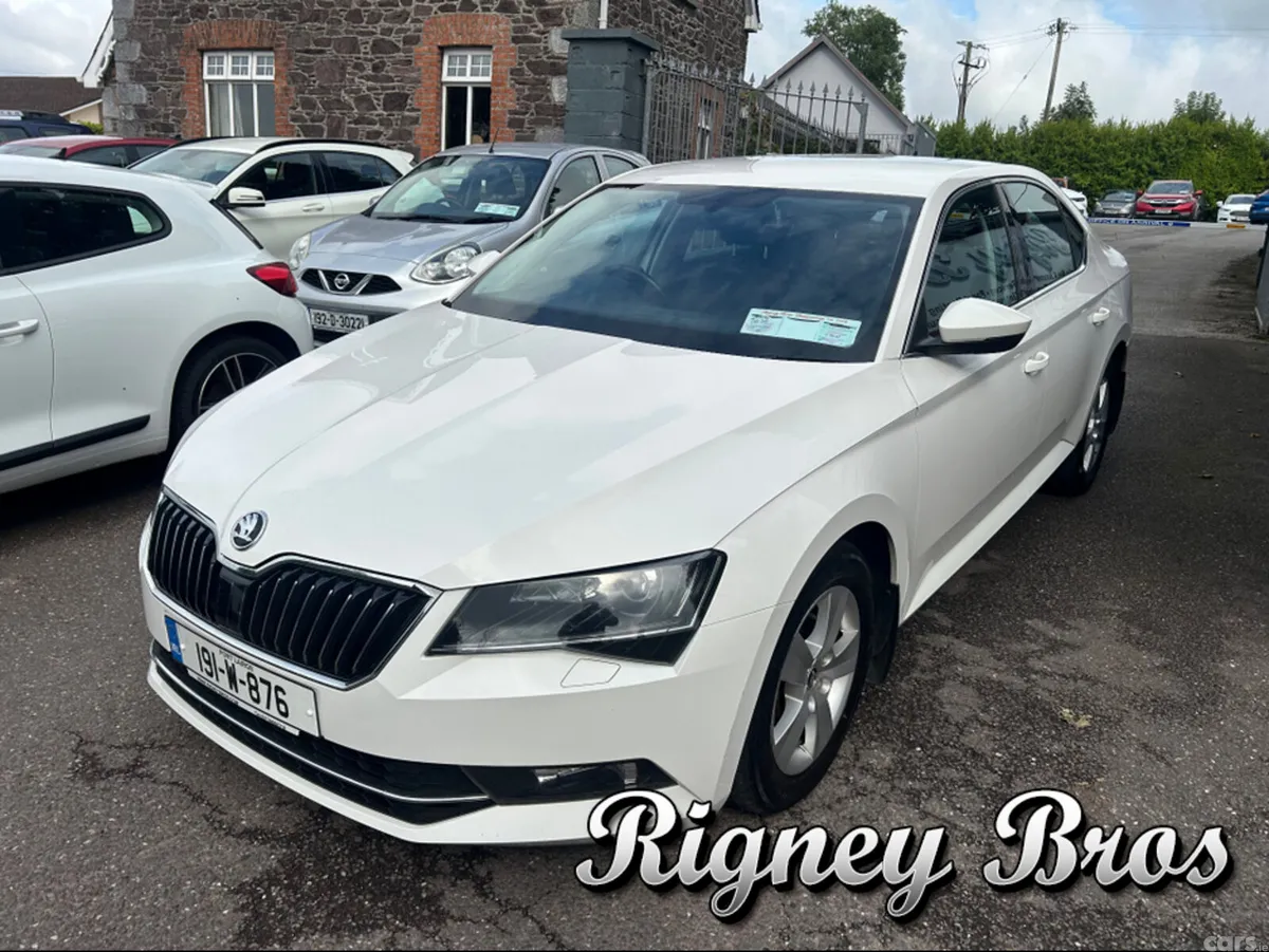 Skoda Superb Hatchback, Diesel, 2019, White