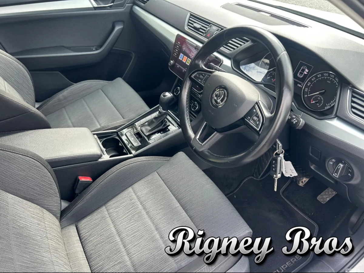 Skoda Superb Hatchback, Diesel, 2019, White