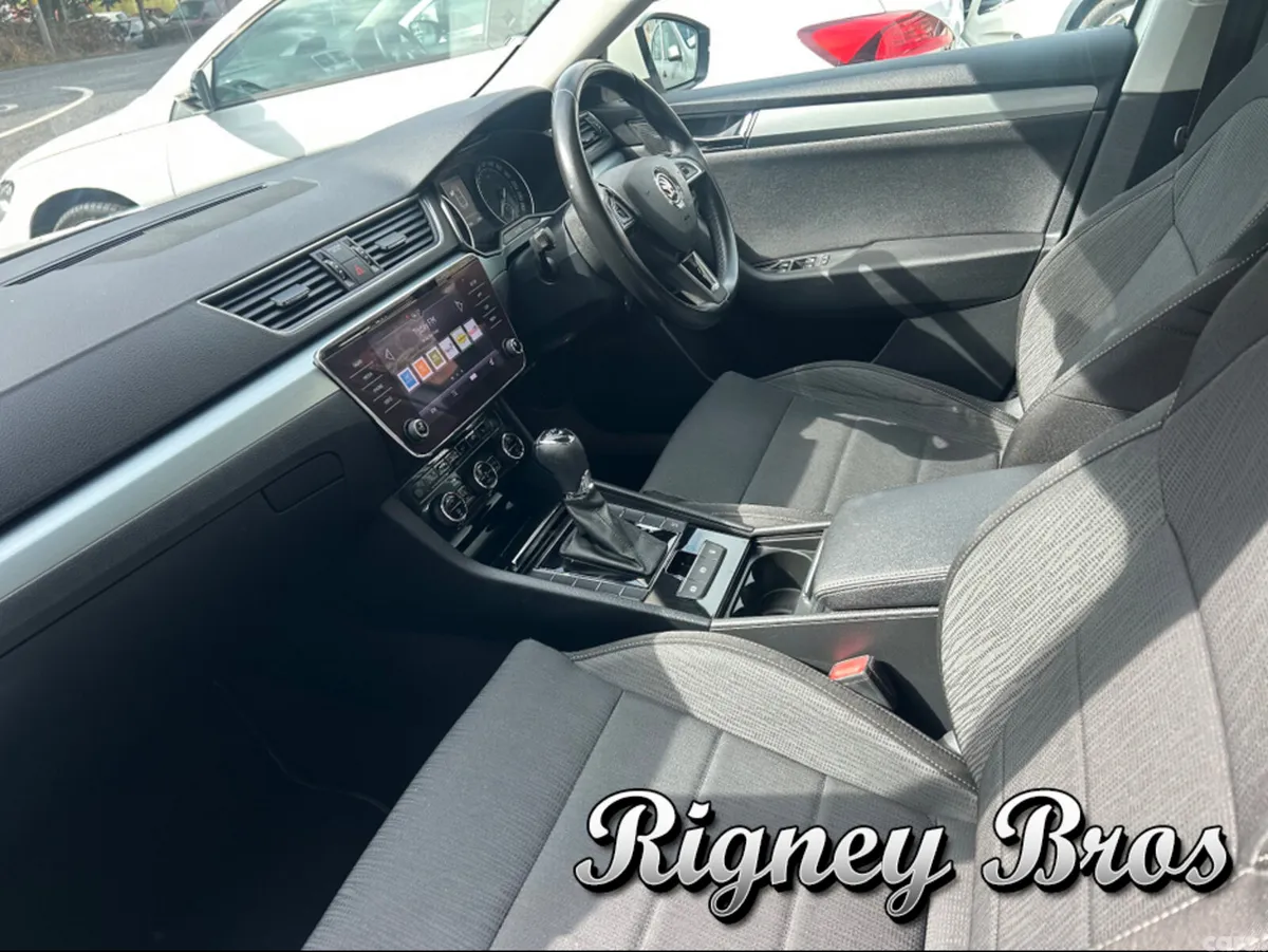 Skoda Superb Hatchback, Diesel, 2019, White
