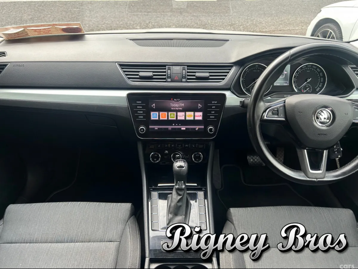 Skoda Superb Hatchback, Diesel, 2019, White