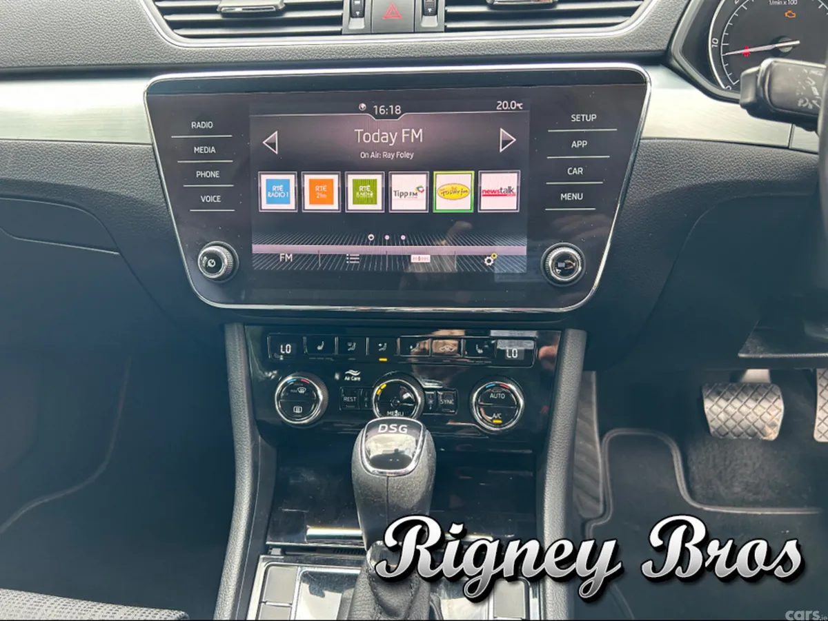 Skoda Superb Hatchback, Diesel, 2019, White