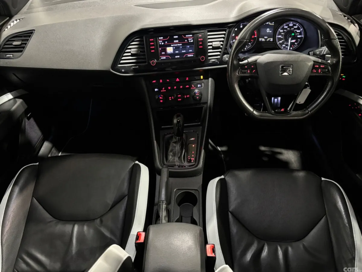 SEAT Leon Estate, Petrol, 2015, Grey